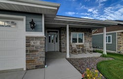 825 Vineyard Drive, Cambridge, WI 53523