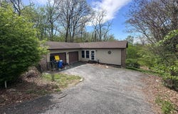 1711 PAULSON Drive, YORK, PA 17406