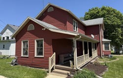 208 S Broad, LANARK, IL 61046
