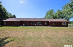 1668 825th Avenue, Lincoln, IL 62656