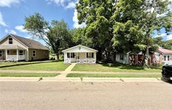 411 Monroe Street, Desloge, MO 63601