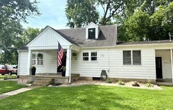902 Sycamore Street, Germantown, IL 62245