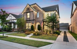 1908 Temple, Van Alstyne, TX 75495