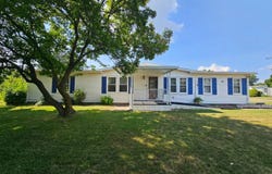 220 ST IVES N, Lansing, MI 48906