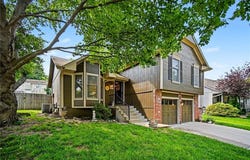 916 NW Heatherwood Drive, Blue Springs, MO 64015