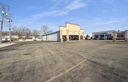 909 Front Street, McHenry, IL 60050