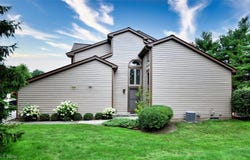 10 Windrush, Beachwood, OH 44122