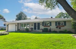 W173n9513 Joper Rd, Menomonee Falls, WI 53051