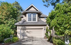 8 MORNINGVIEW CIR, Lake Oswego, OR 97035