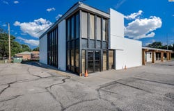 510 E 17th Ave, Hutchinson, KS 67501