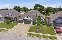 814 E Delmar Place, Broken Arrow, OK 74012
