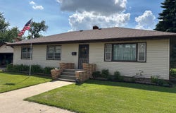 401 Central Ave, New Rockford, ND 58356