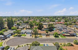 2354 Michael Circle, Hanford, CA 93230