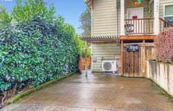 700 BARTON Ave, Gladstone, OR 97027