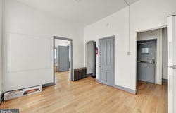 128 S GEORGE STREET, YORK, PA 17401