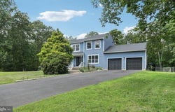 6 ABBEY ROAD, JACKSON, NJ 08527