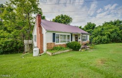 40736 West Morgan Avenue, Pennington Gap, VA 24277