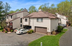 15 Kennedy Court, Middletown, NJ 07748