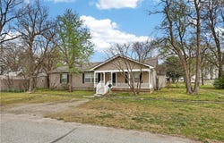 202 N Delaware Avenue, Columbus, KS 66725