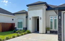 1313 W Dawes Avenue W, Alton, TX 78573
