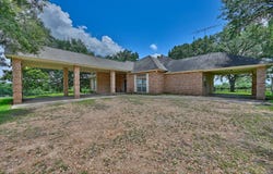 1552 Holub Rd, Schulenburg, TX 78956