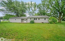 2202 15th Avenue, Eldora, IA 50627