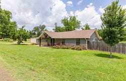 107 E Juniper, San Augustine, TX 75972