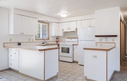 2040 NE ROBERTS AVE, Gresham, OR 97030