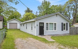 3924 Oakland Drive, Kalamazoo, MI 49008