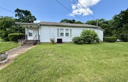 1005 Cooper Road Rd, Strawberry Plains, TN 37871