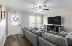 1211 S Lexington, Gonzales, LA 70737