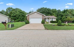 3 Mary Drive, Kaiser, MO 65047