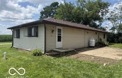 5650 E County Road 950 N, Mooreland, IN 47360