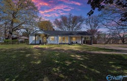 1228 W Market Street, Athens, AL 35611