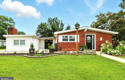 321 GLOUCESTER DRIVE, GLEN BURNIE, MD 21061