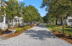 2207 Government Street, Ocean Springs, MS 39564