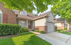 392 Woodfield Square Lane, Brighton, MI 48116