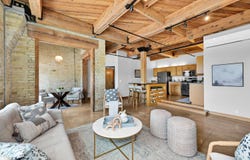 904 E Pearson St, Milwaukee, WI 53202