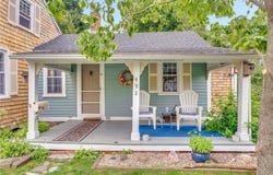 492 Oaklawn Avenue, Cranston, RI 02920