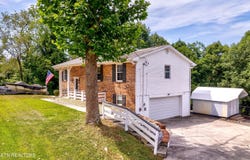 8225 Cricket Rd, Powell, TN 37849