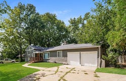7606 Ward Parkway, Kansas City, MO 64114