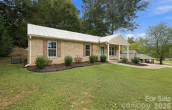 203 Crestview Drive, Thomasville, NC 27360