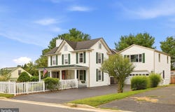 201 N 33RD ST, PURCELLVILLE, VA 20132