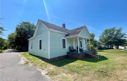 22 Third Street, Laurinburg, NC 28352