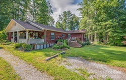 47 Granny Apple Road, Hendersonville, NC 28792