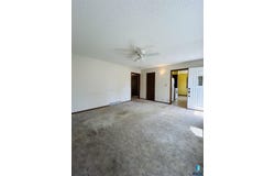 810 E Hermosa Dr, Sioux Falls, SD 57104