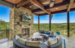 400 Hillview RD, Wimberley, TX 78676