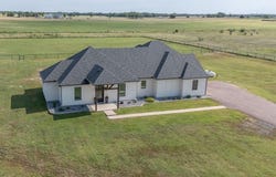 919 Gunter Road, Whitesboro, TX 76273