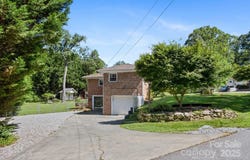 441 Hillcrest Circle, Hendersonville, NC 28792