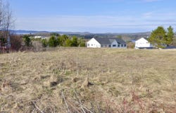 51 Hartley Lane, Newport City, VT 05855
